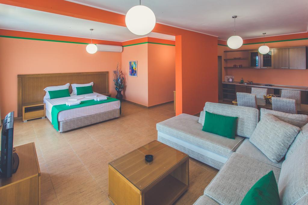 Apartments Deus Dobra Voda Pokoj fotografie